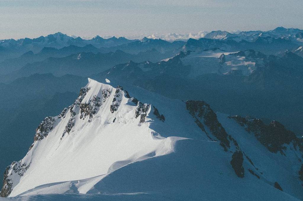 Faites connaissance avec la femme qui grimpe la plus haute montagne de chaque pays européen en moins d’un&nbsp;an