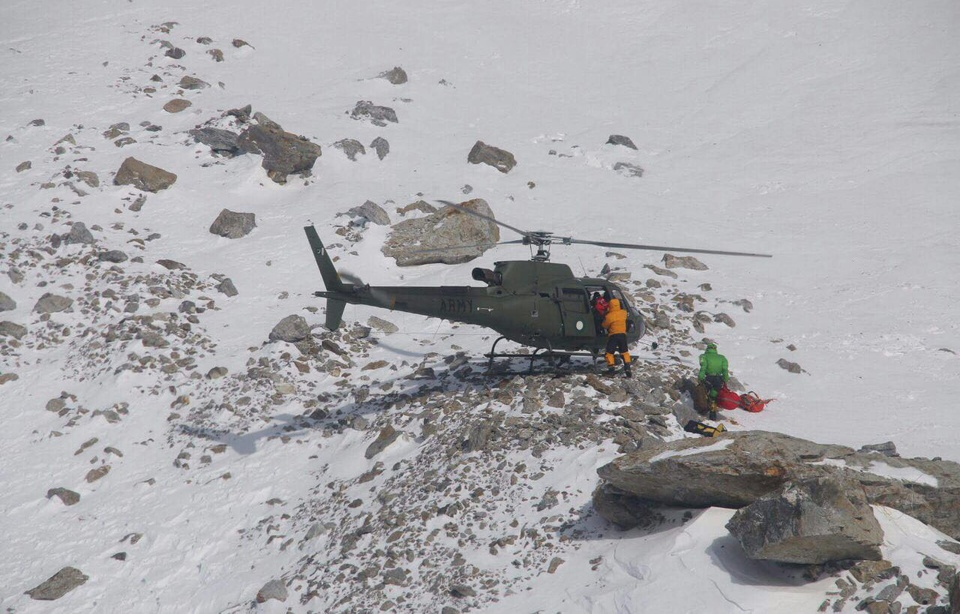 960x614_les-sauveteurs-polonais-ont-secouru-la-francais-elisabeth-revol-dans-le-nanga-parbat-le-28-janvier
